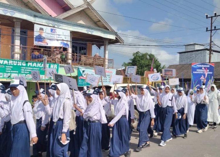 Semarak Tahun Baru Islam, Ribuan Siswa dan Santri Ikut Pawai Muharram BKPRMI Lamandau